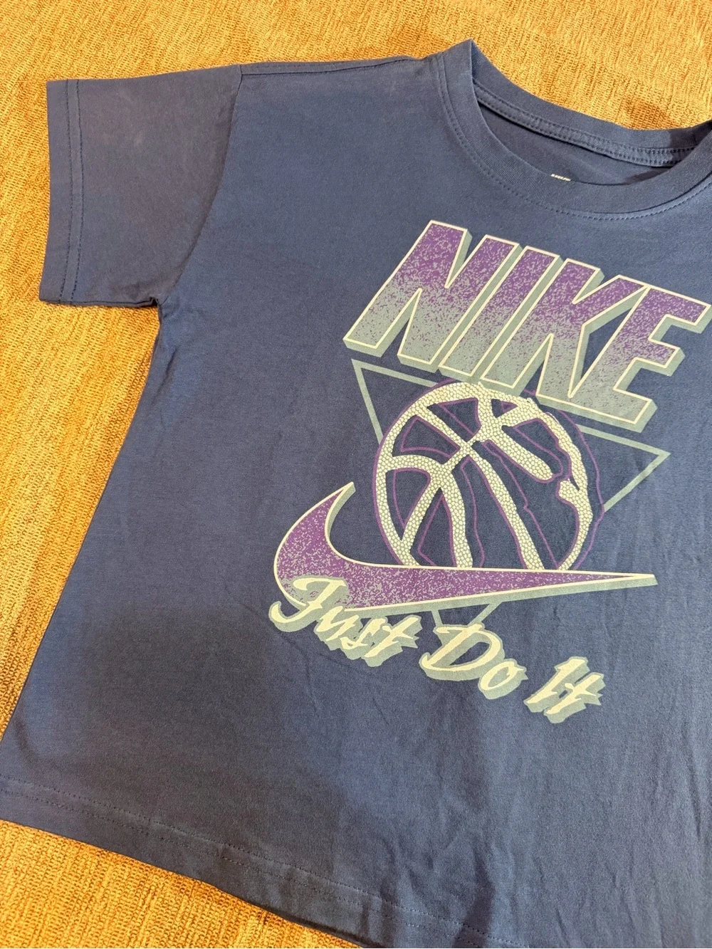 Nike Blue Graphic Basketball Tee with Purple Accents Boys Sz Small